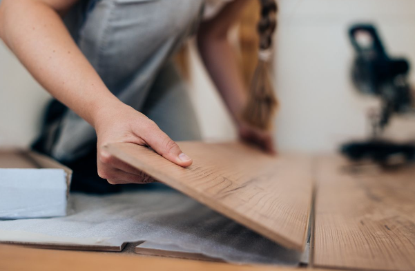 復(fù)合地板鎖扣式膠合式 復(fù)合地板安裝鎖扣式膠合式